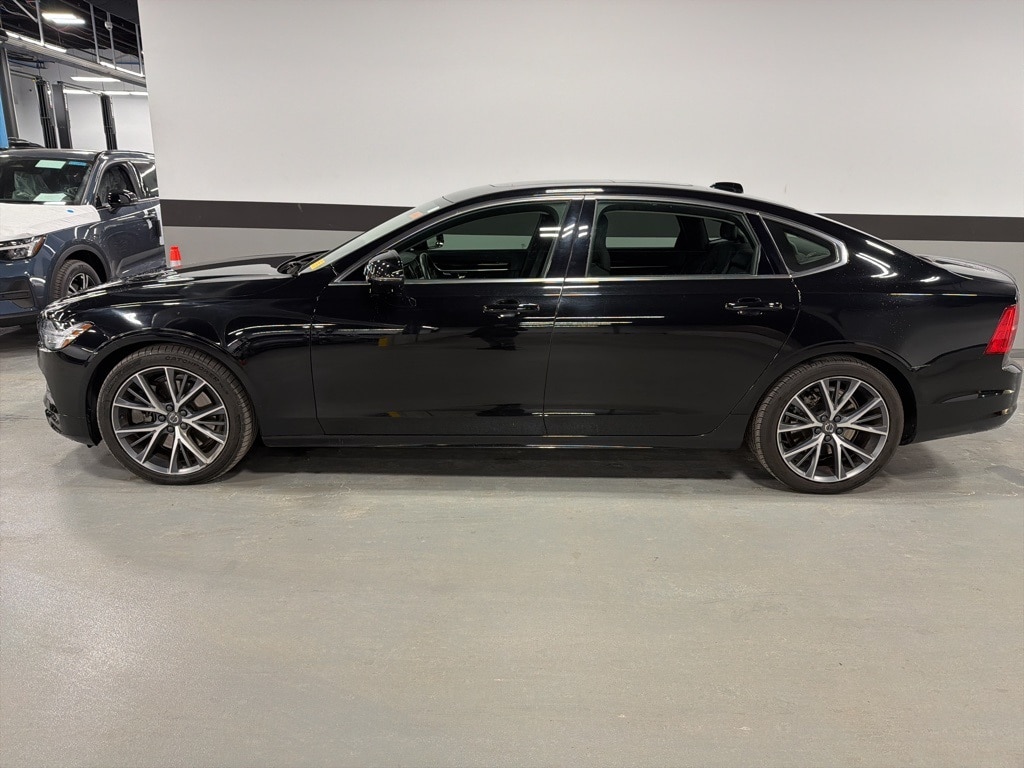 Used 2020 Volvo S90 T6 Momentum Sedan