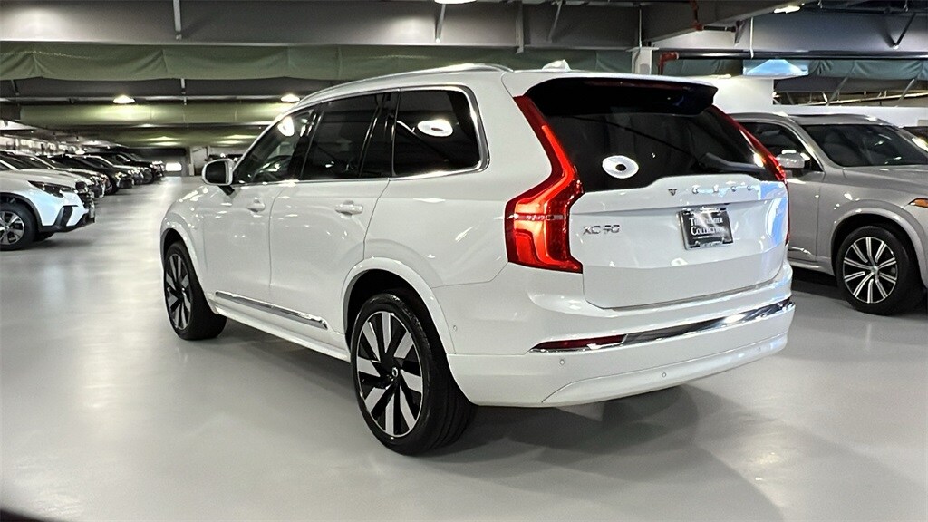 2024 Volvo XC90 T8 Ultimate photo 3