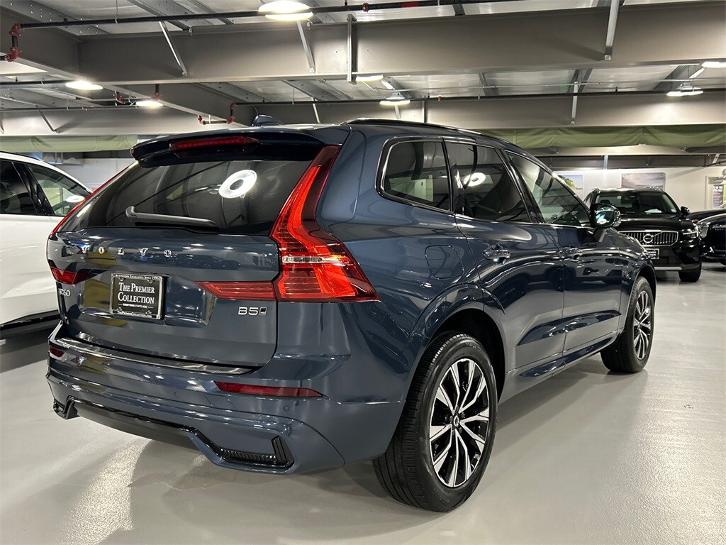 2024 Volvo XC60 B5 Core photo 2