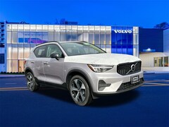 2026 Volvo XC40 B5 Core AWD SUV