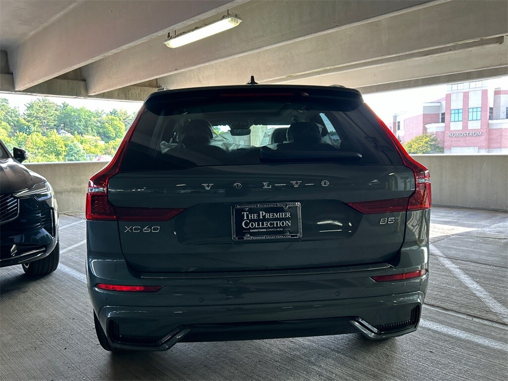 2026 Volvo XC60 B5 Plus photo 3