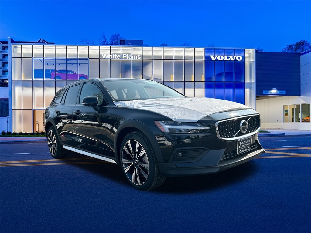New 2026 Volvo V60 Cross Country B5 Ultra Wagon