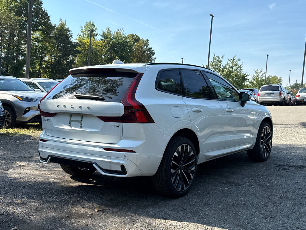 New 2027 Volvo XC60 plug-in hybrid T8 Ultra SUV
