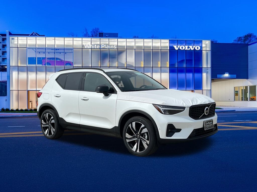 New 2026 Volvo XC40 B5 Plus SUV