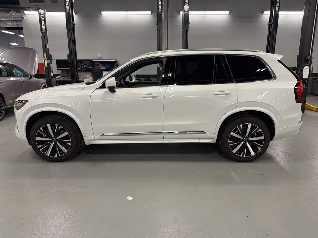 New 2026 Volvo XC90 B5 Core SUV