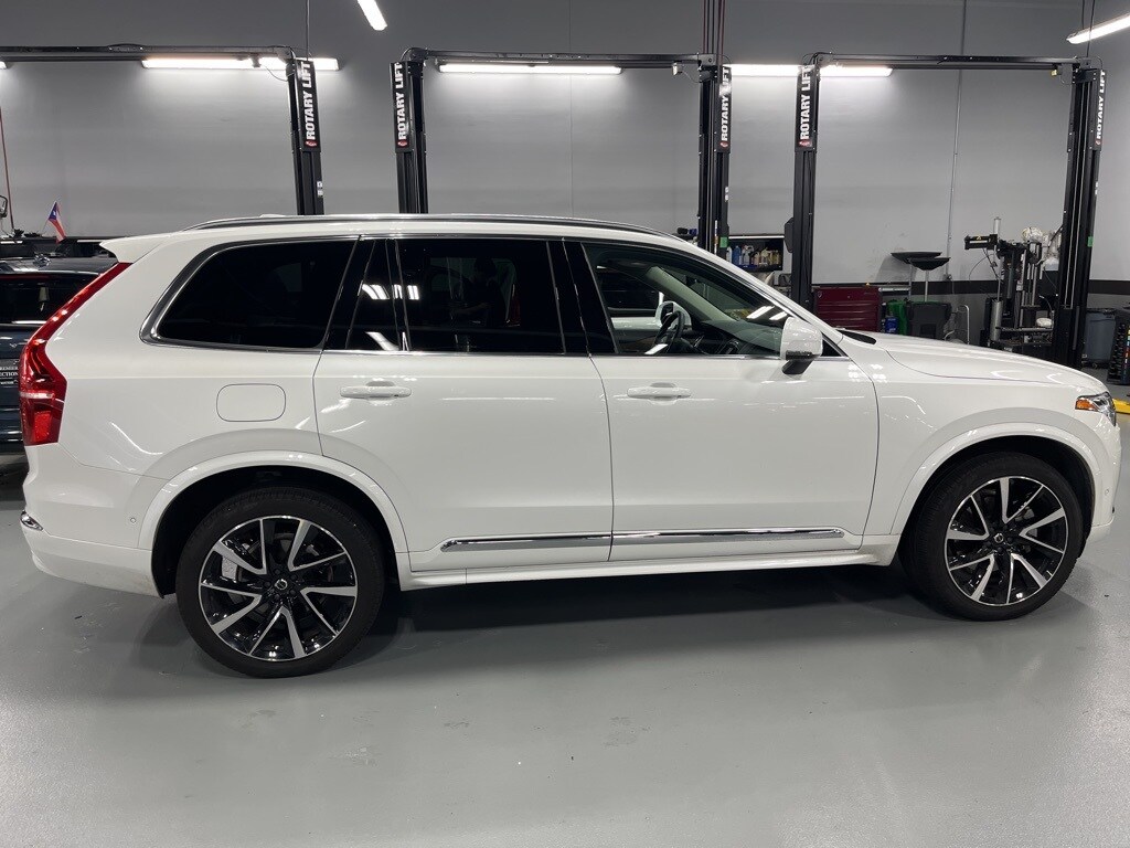 2024 Volvo XC90 Plus photo 2