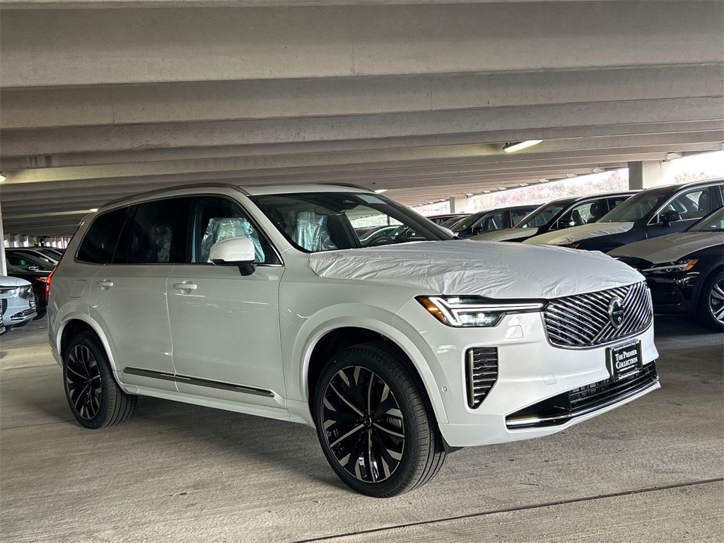 2026 Volvo XC90 Plus's photo