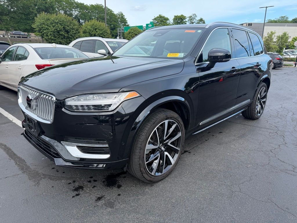 2024 Volvo XC90 B6 Plus 7-Seater Bright theme 4WD's photo