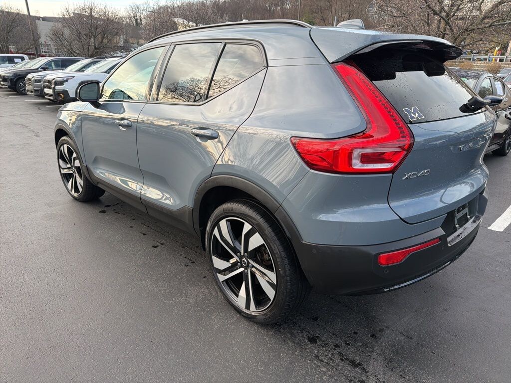 Used 2023 Volvo XC40 B5 AWD Plus Dark SUV