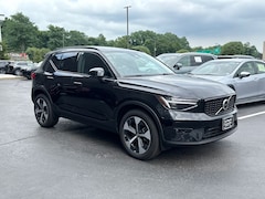2026 Volvo XC40 B5 Plus SUV