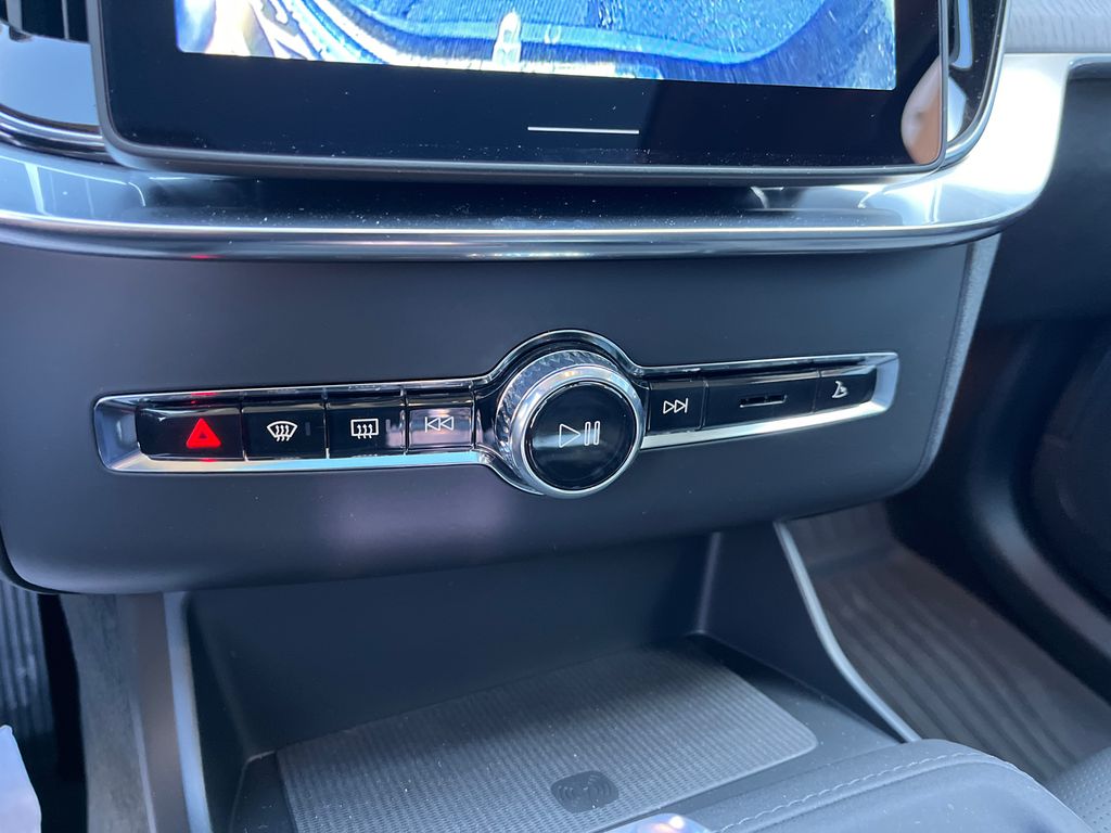 2026 Volvo XC90 Ultra - Photo 17
