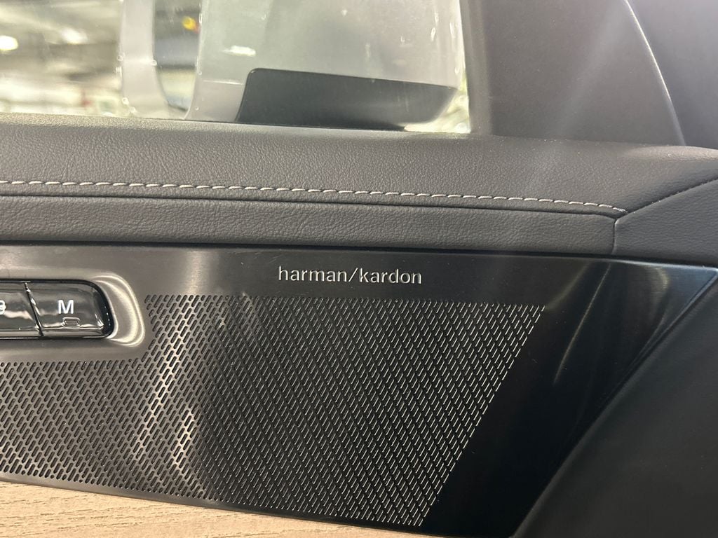 2026 Volvo XC90 Plus - Photo 20