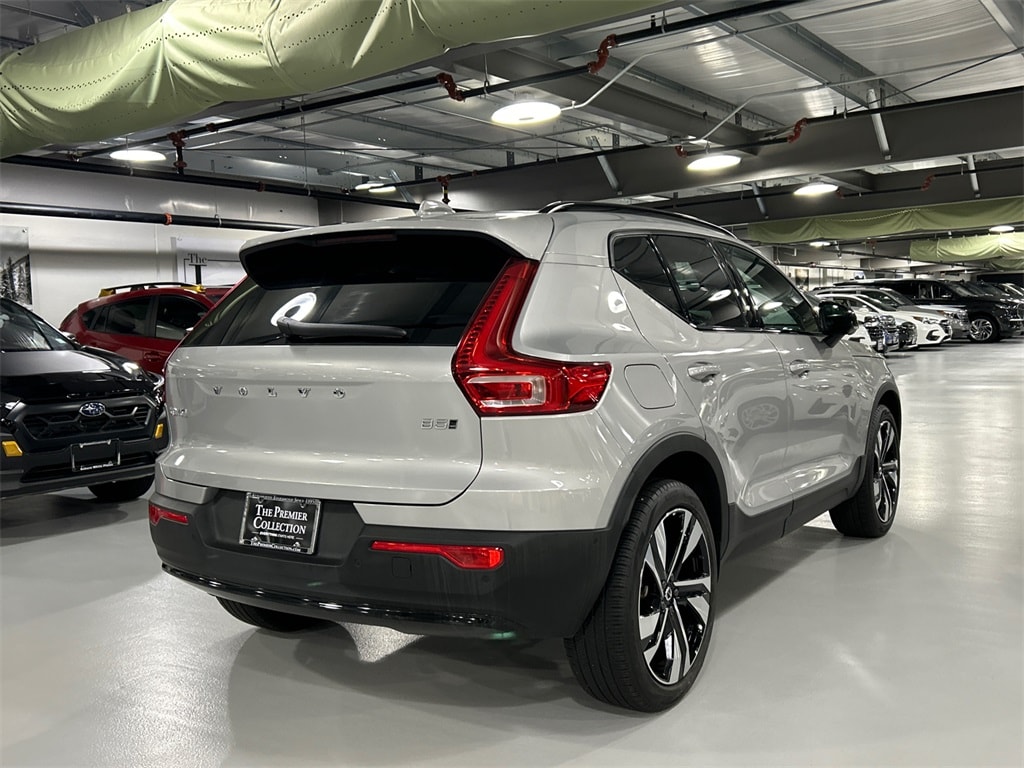 Certified 2025 Volvo XC40 B5 Plus Dark Theme SUV