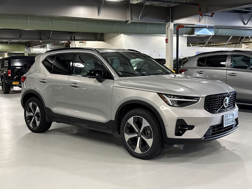 2024 Volvo XC40