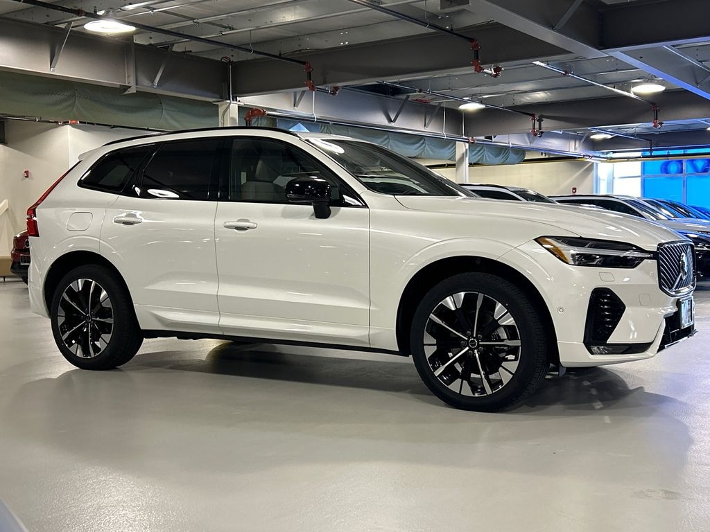 New 2026 Volvo XC60 B5 Plus SUV