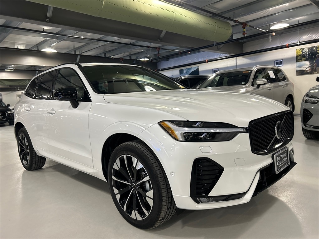 2026 Volvo XC60 Plus's photo