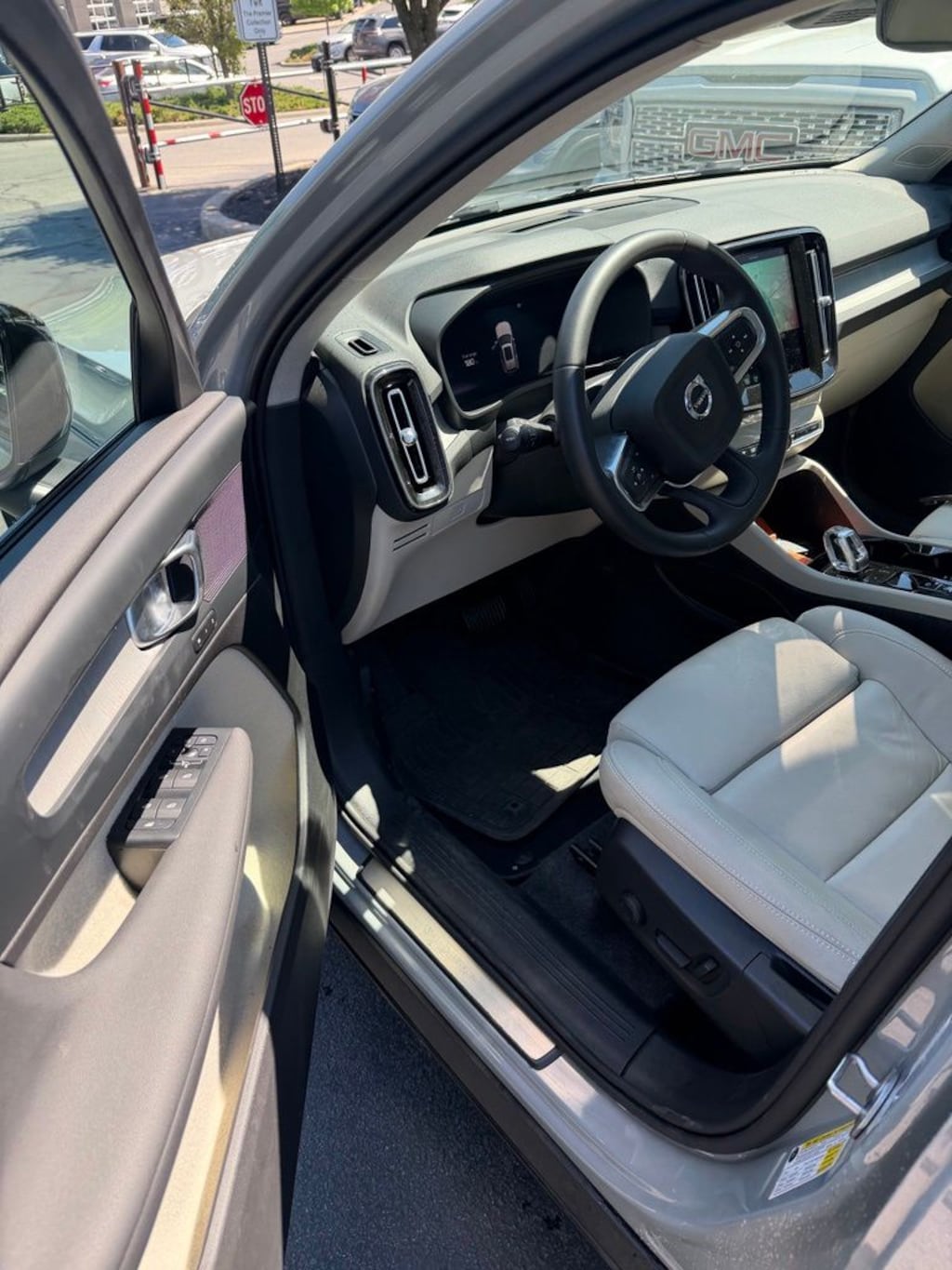 Used 2026 Volvo XC40 B5 Plus SUV