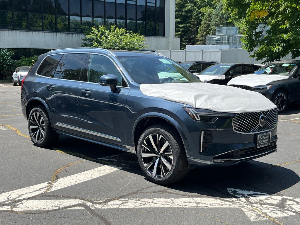2026 Volvo XC90 T8 Recharge Core Bright 4WD's photo