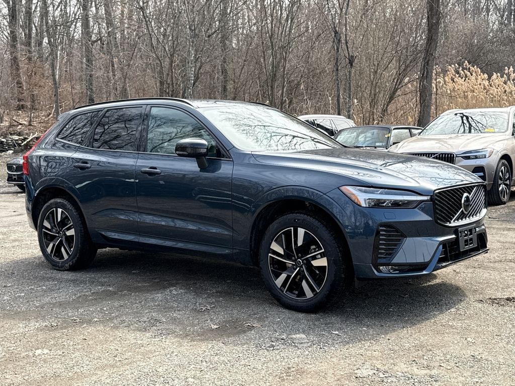New 2026 Volvo XC60 B5 Core SUV