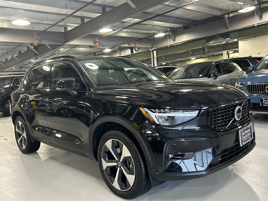 2025 Volvo XC40 Plus's photo