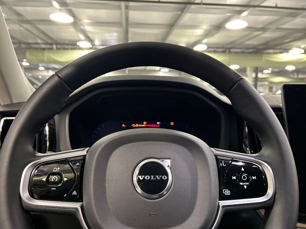 2026 Volvo XC60 Plus - Photo 12