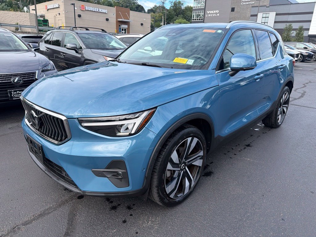 Used 2024 Volvo XC40 B5 Plus Bright SUV