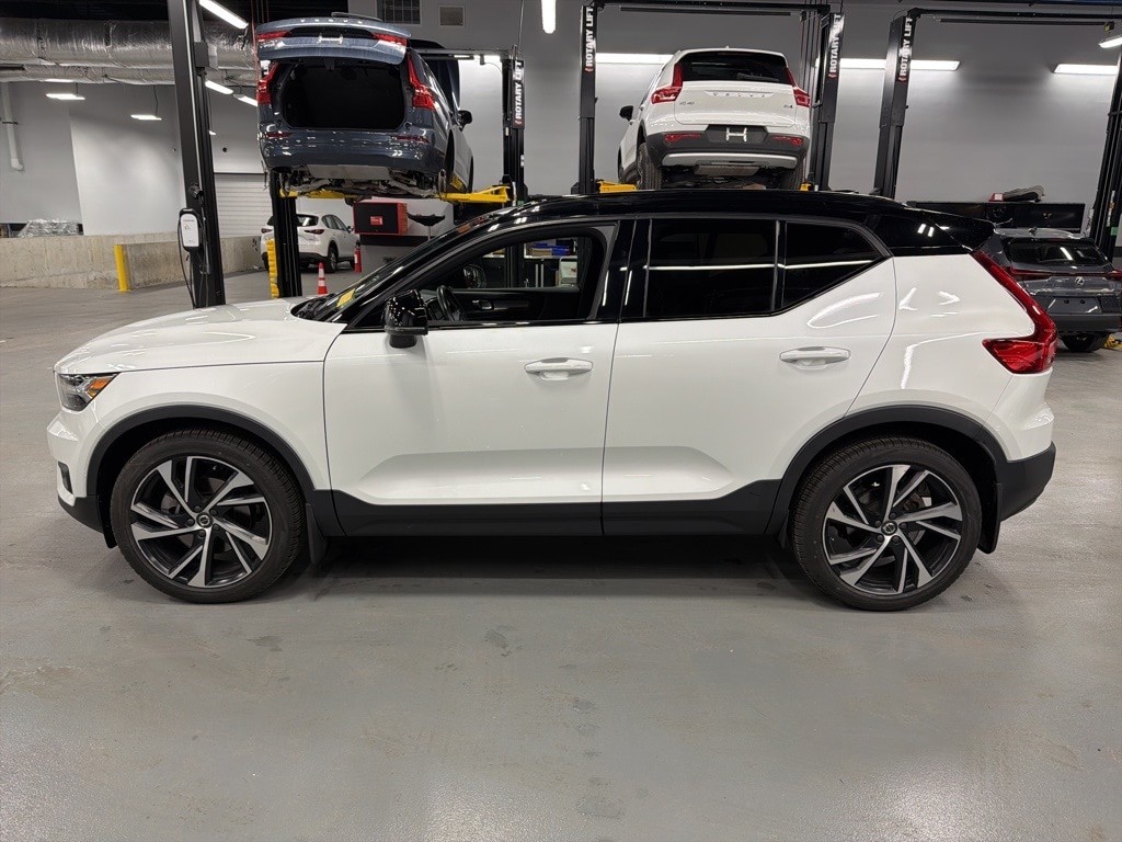 Used 2021 Volvo XC40 T5 R-Design SUV
