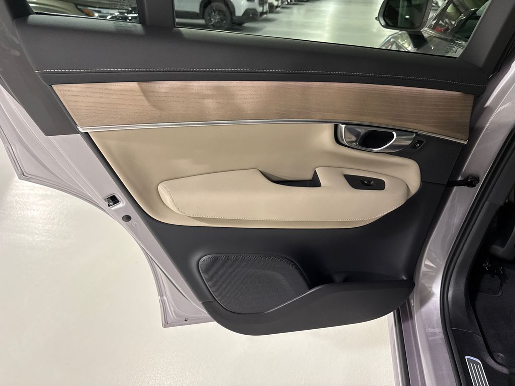 2026 Volvo XC90 Core - Photo 20