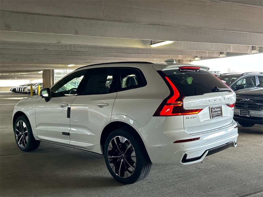 2026 Volvo XC60 B5 Plus photo 4