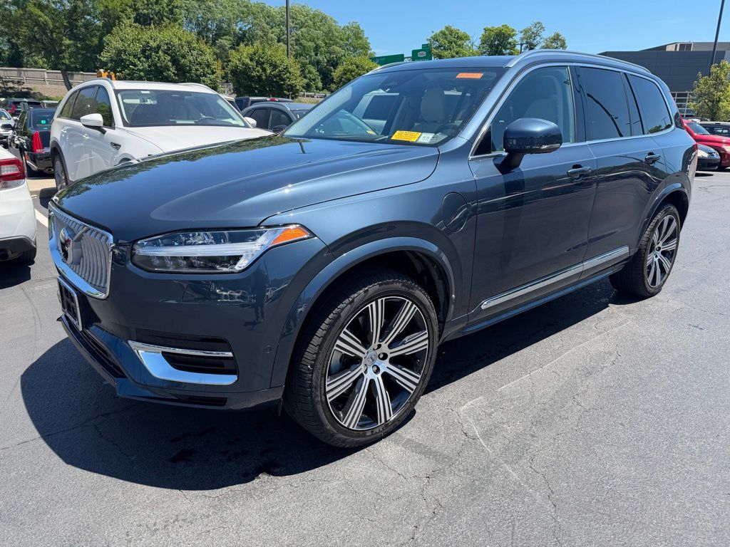 2025 Volvo XC90 T8 Recharge Ultra Bright 4WD's photo