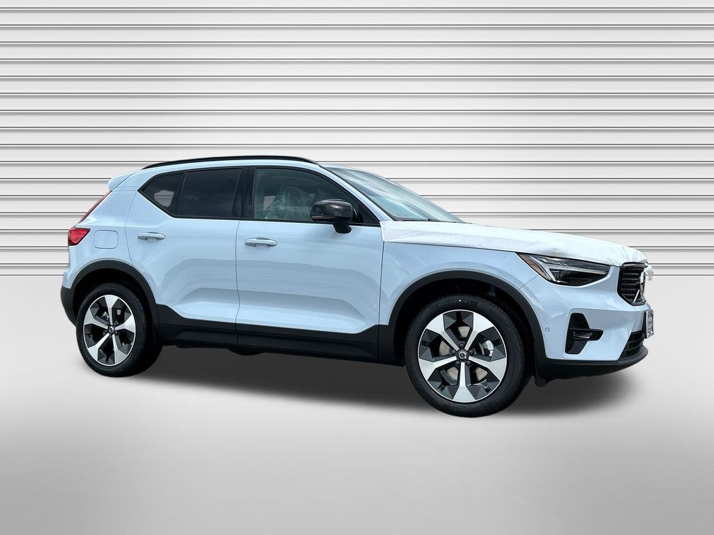 New 2026 Volvo XC40 B5 Plus SUV