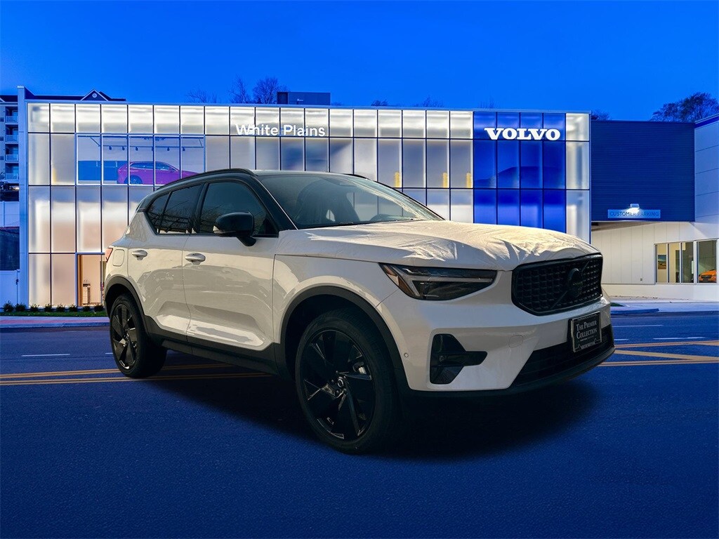 2026 Volvo XC40 Ultra Black Edition's photo