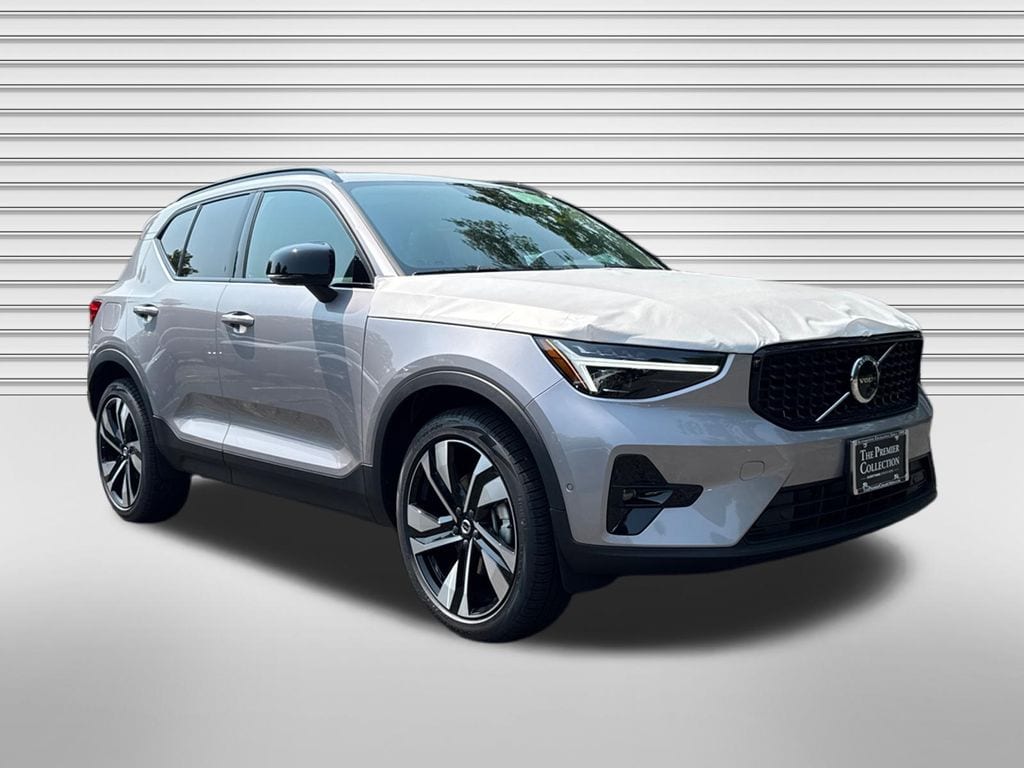 New 2026 Volvo XC40 B5 Ultra SUV