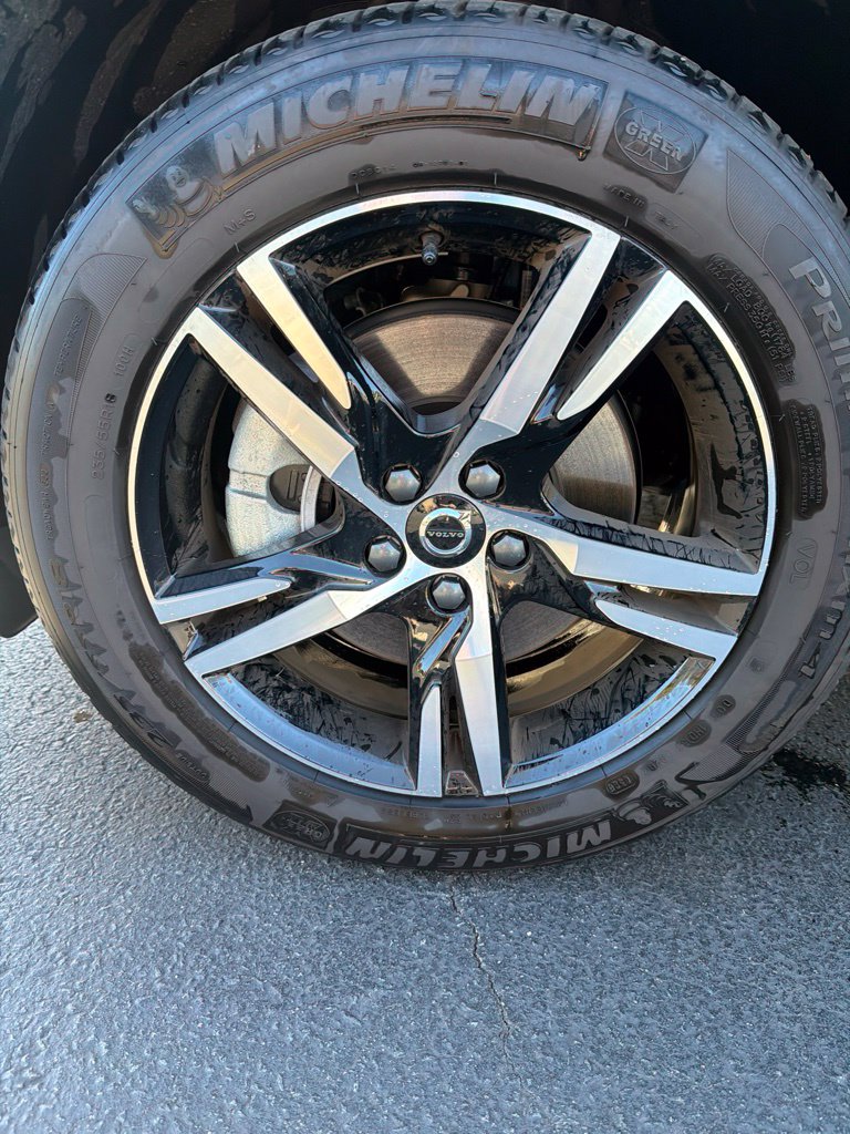 Certified 2026 Volvo XC40 B5 Core SUV