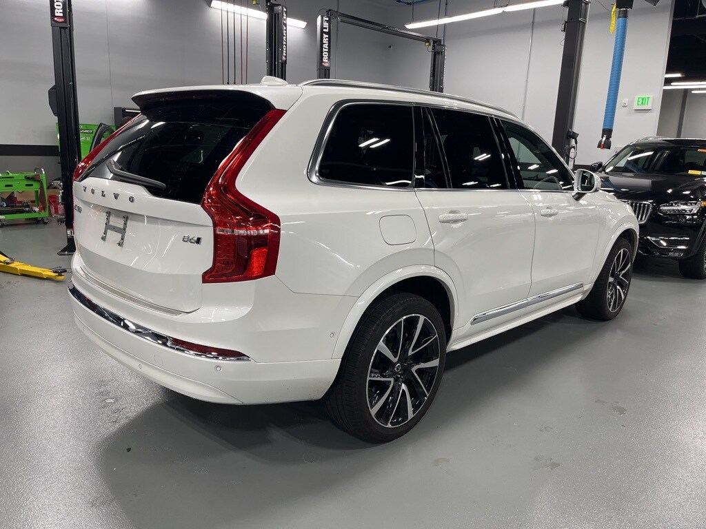 2024 Volvo XC90 Plus photo 2
