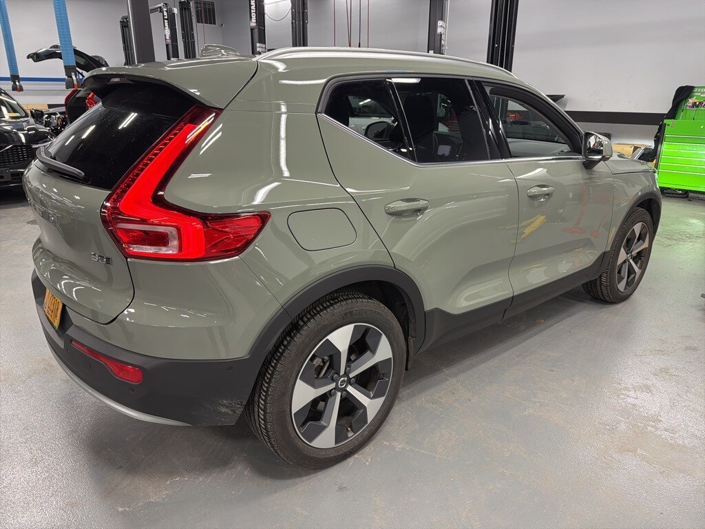 Certified 2025 Volvo XC40 B5 Plus Bright Theme SUV