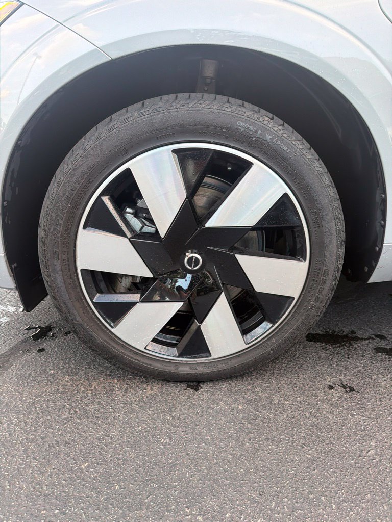 Used 2024 Volvo XC60 plug-in hybrid T8 Ultimate Dark SUV