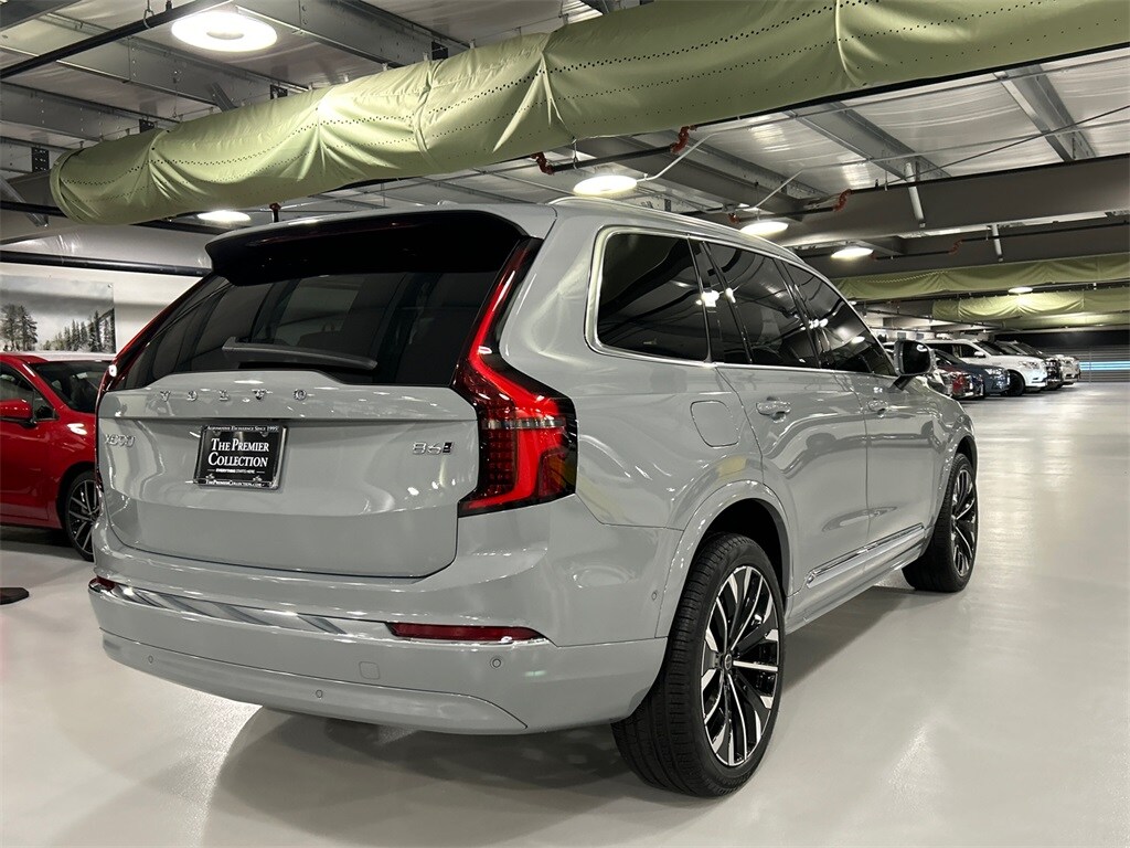 2025 Volvo XC90 Plus photo 2