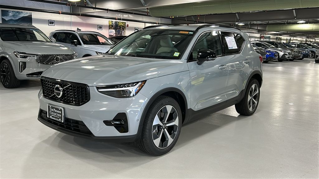 Certified 2026 Volvo XC40 B5 Plus SUV