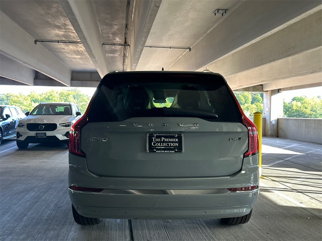 2026 Volvo XC90 Plus photo 3