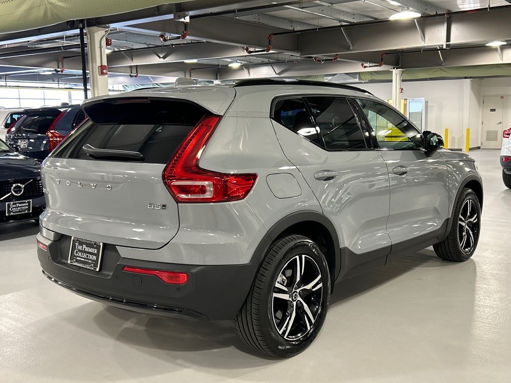 Used 2026 Volvo XC40 B5 Core SUV