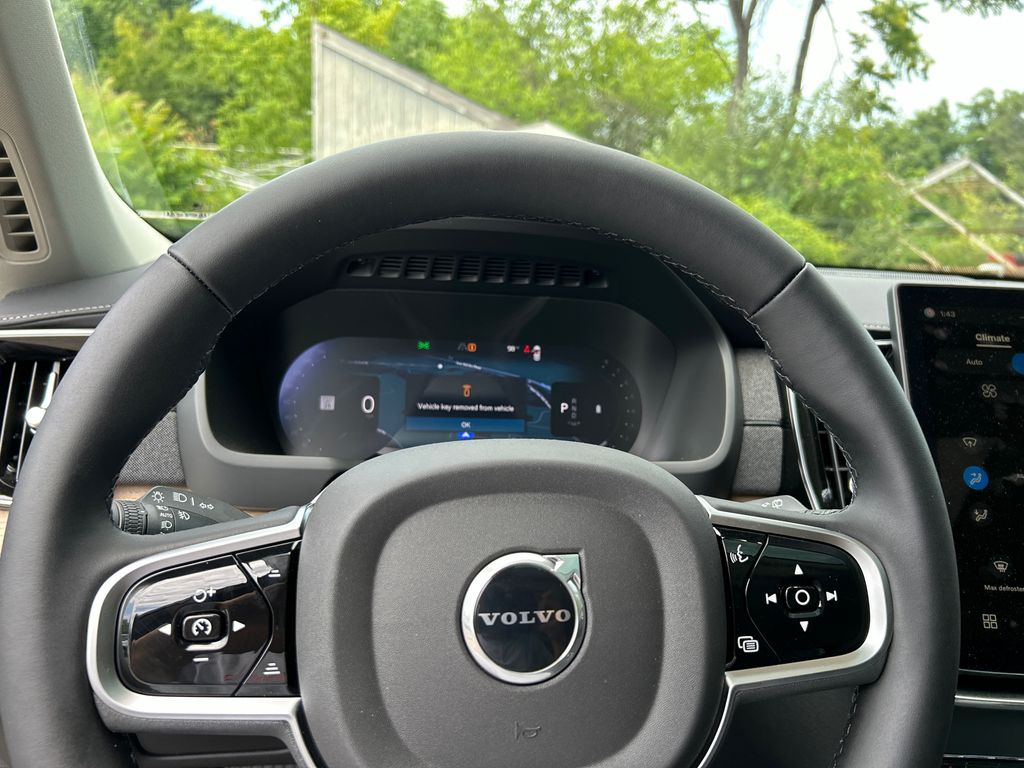 2026 Volvo XC90 Plus - Photo 12