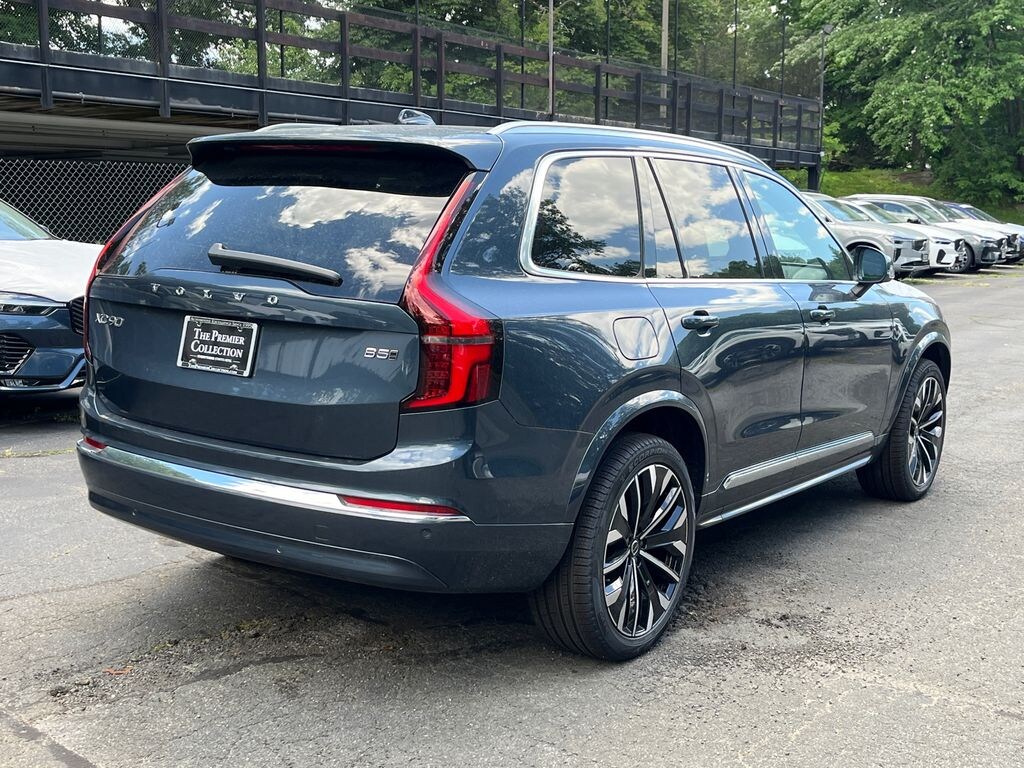 New 2026 Volvo XC90 B5 Core SUV