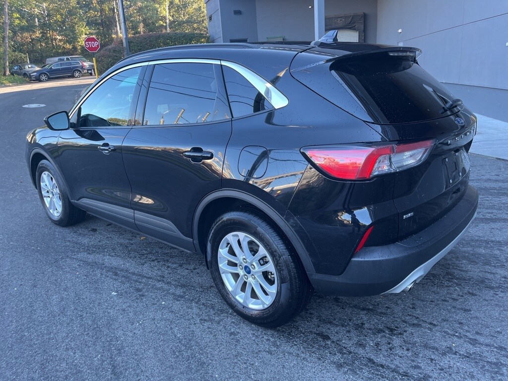 2020 Ford Escape SE photo 2
