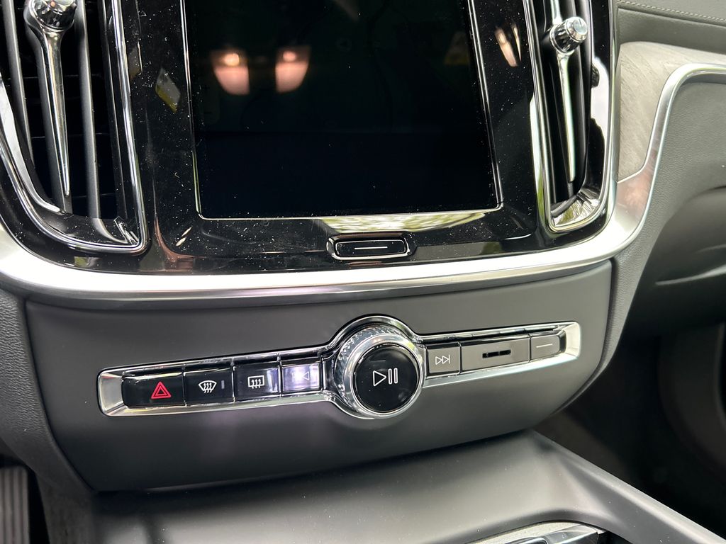 2026 Volvo V60 Cross Country Ultra - Photo 18