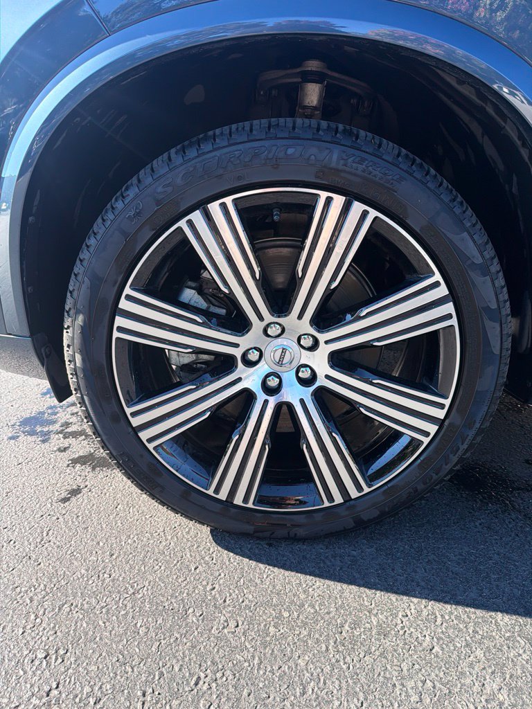 Certified 2025 Volvo XC90 plug-in hybrid T8 Ultra 7-Seater SUV