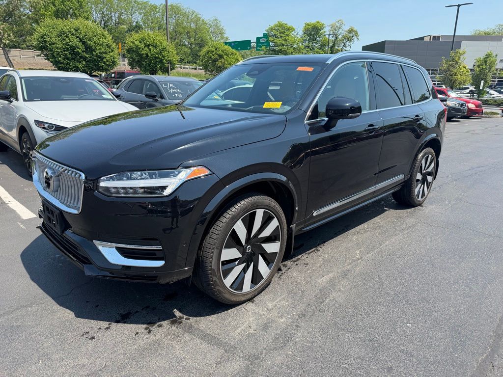 2024 Volvo XC90 T8 Recharge Ultimate Bright Theme 4WD's photo