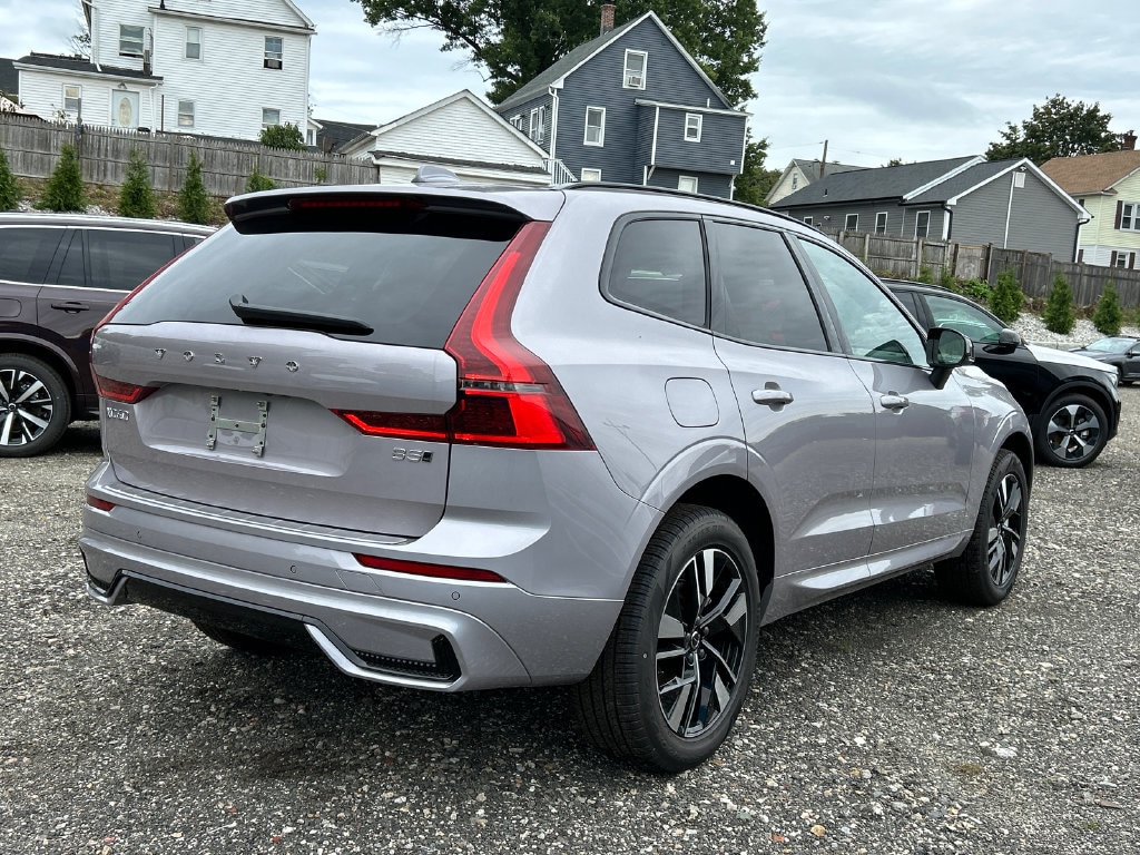 New 2027 Volvo XC60 B5 Core SUV