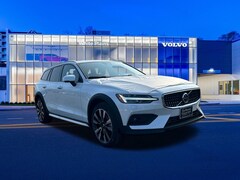 2026 Volvo V60 Cross Country B5 Ultra AWD Wagon