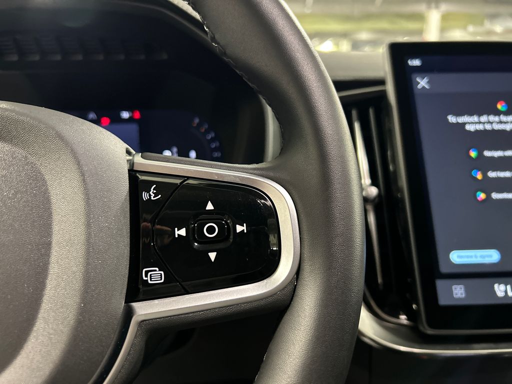 2026 Volvo XC90 Plus - Photo 14